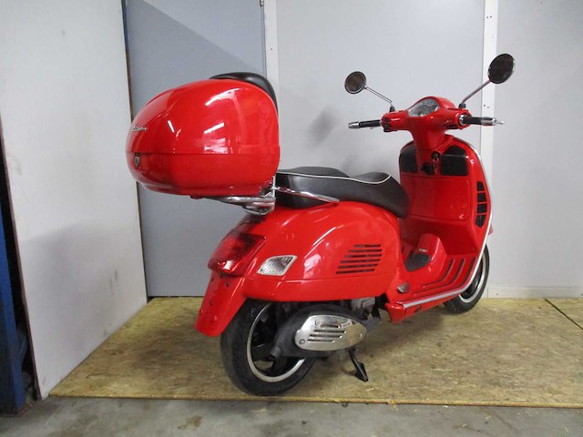 Vespa gts 125 - motorscooter - motorfiets - afbeelding 9 van  11