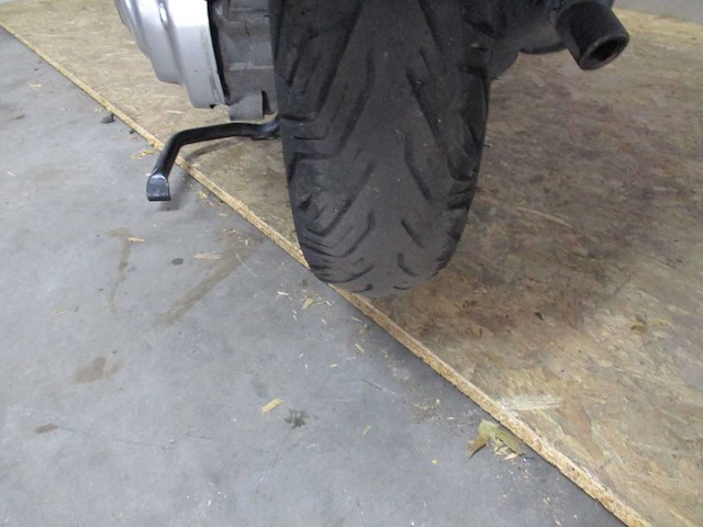 Vespa gts 125 - motorscooter - motorfiets - afbeelding 11 van  11