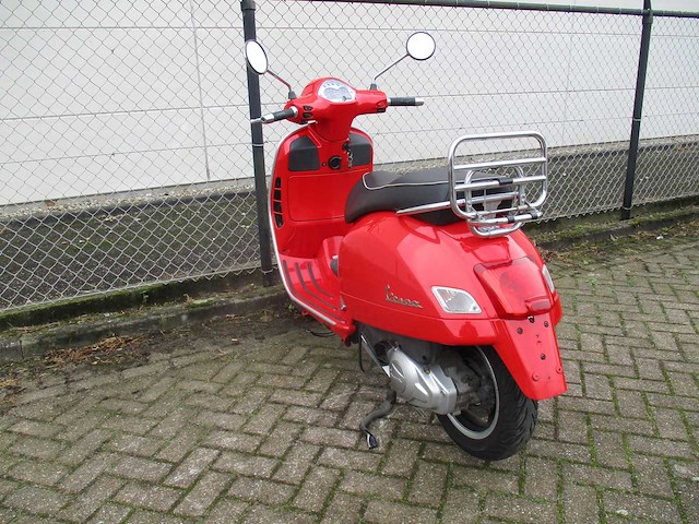 Vespa gts 125 ie - motorscooter - motorfiets - afbeelding 2 van  11