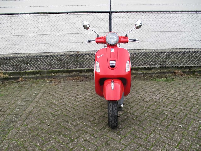 Vespa gts 125 ie - motorscooter - motorfiets - afbeelding 5 van  11