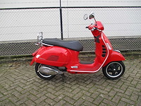 Vespa gts 125 ie - motorscooter - motorfiets - afbeelding 8 van  11