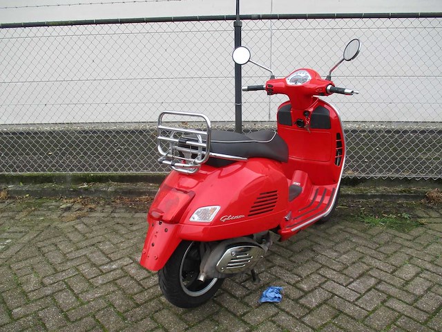 Vespa gts 125 ie - motorscooter - motorfiets - afbeelding 9 van  11