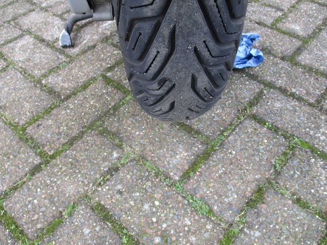 Vespa gts 125 ie - motorscooter - motorfiets - afbeelding 11 van  11