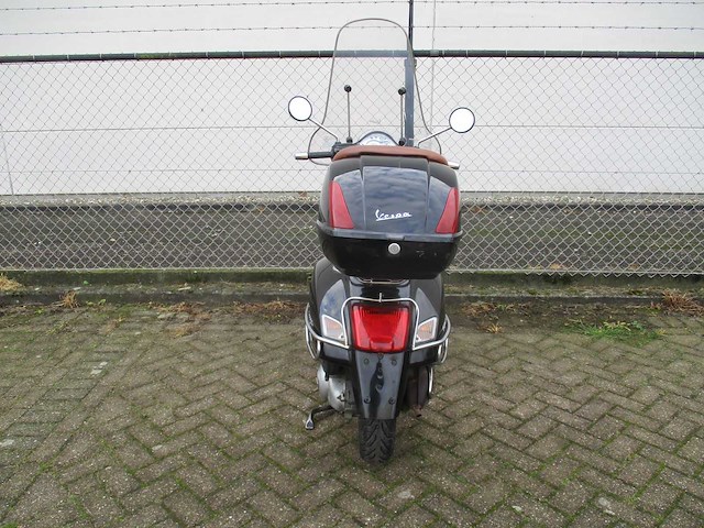 Vespa gts 250 ie - motorscooter - 4t injectie - motorfiets - afbeelding 10 van  11
