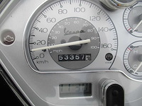 Vespa gts 250 ie - motorscooter - 4t injectie - motorfiets - afbeelding 3 van  11