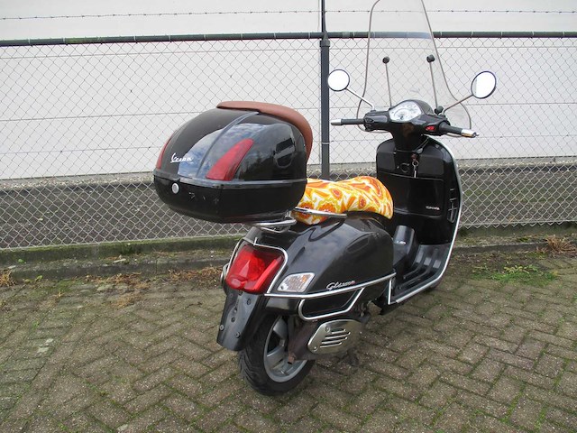 Vespa gts 250 ie - motorscooter - 4t injectie - motorfiets - afbeelding 9 van  11