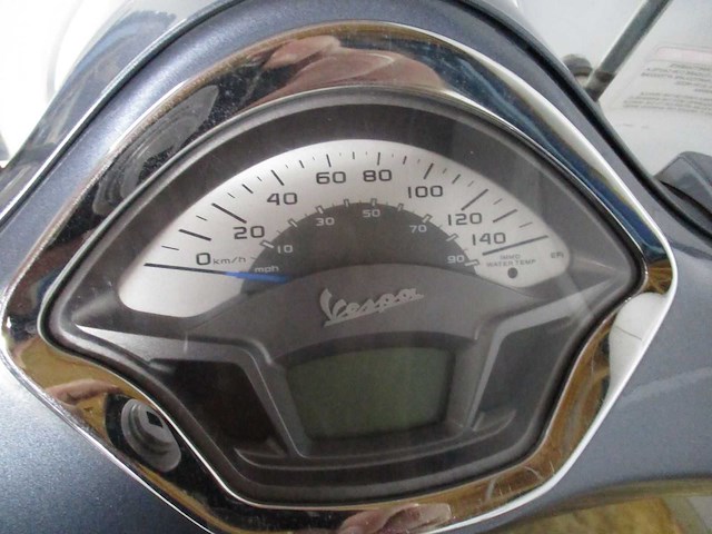 Vespa gts 250ie - motorscooter - liguid cooled - motorcycle - afbeelding 4 van  12