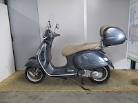 Vespa gts 250ie - motorscooter - liguid cooled - motorcycle - afbeelding 1 van  12