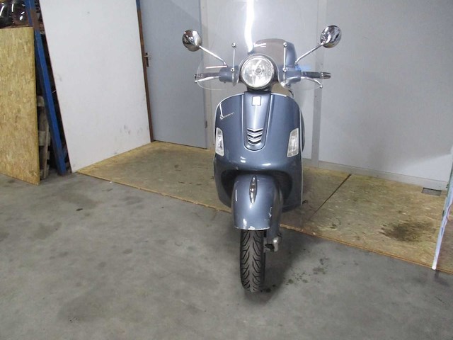 Vespa gts 250ie - motorscooter - liguid cooled - motorcycle - afbeelding 6 van  12
