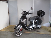 Vespa gts 300 super sport - motorscooter - motorcycle - afbeelding 4 van  11