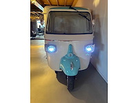 Vespa (look) - ape - ice cream - foodtruck - afbeelding 2 van  24