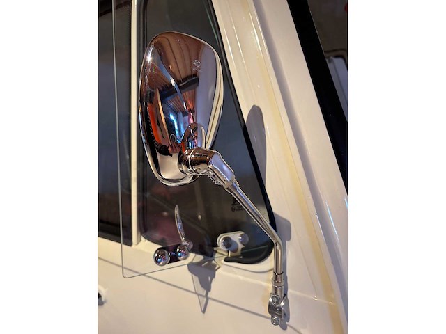 Vespa (look) - ape - ice cream - foodtruck - afbeelding 6 van  24