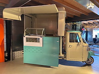 Vespa (look) - ape - ice cream - foodtruck - afbeelding 16 van  24