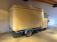 Vespa (look) - ape - ice cream - foodtruck - afbeelding 23 van  24