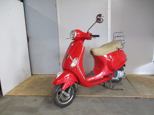 Vespa lx 125 3 valve ie - motorscooter - motorcycle - afbeelding 4 van  11