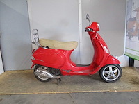 Vespa lx 125 3 valve ie - motorscooter - motorcycle - afbeelding 8 van  11