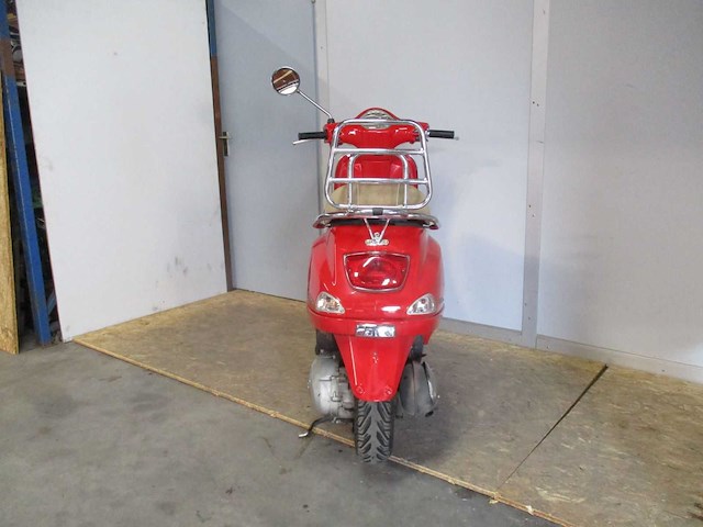 Vespa lx 125 3 valve ie - motorscooter - motorcycle - afbeelding 10 van  11