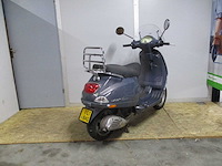 Vespa lx 50 - bromscooter - roma - scooter - afbeelding 9 van  11