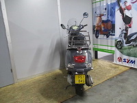 Vespa lx 50 - bromscooter - roma - scooter - afbeelding 10 van  11