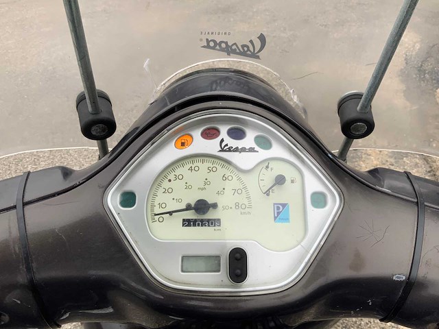 Vespa lx50 scooter - afbeelding 6 van  9