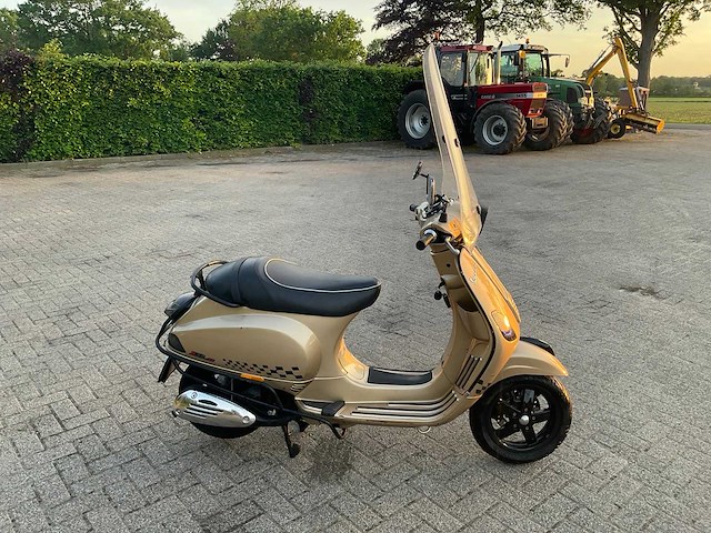 Vespa piaggio bromscooter lx 50 4t scooter - afbeelding 17 van  21