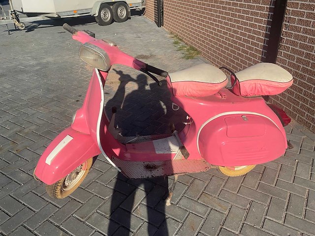 Vespa piaggio oldtimer scooter - afbeelding 12 van  15