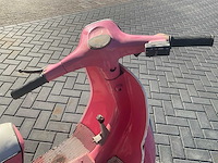 Vespa piaggio oldtimer scooter - afbeelding 15 van  15
