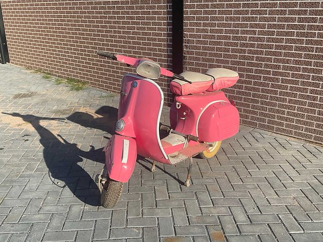 Vespa piaggio oldtimer scooter - afbeelding 1 van  15