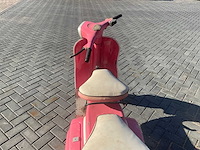 Vespa piaggio oldtimer scooter - afbeelding 13 van  15