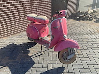 Vespa piaggio oldtimer scooter - afbeelding 9 van  15