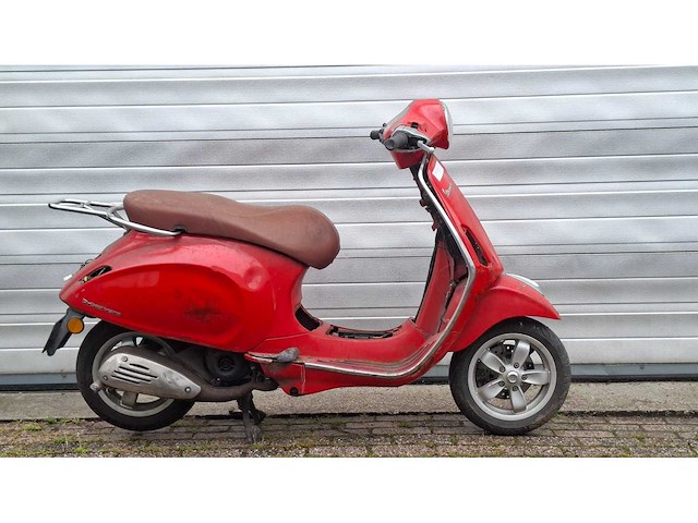 Vespa primavera 2t 45km bromscooter scooter 2 takt - afbeelding 3 van  6