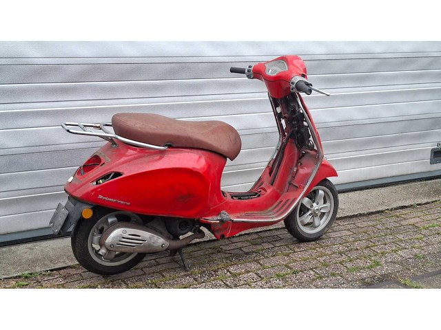 Vespa primavera 2t 45km bromscooter scooter 2 takt - afbeelding 5 van  6