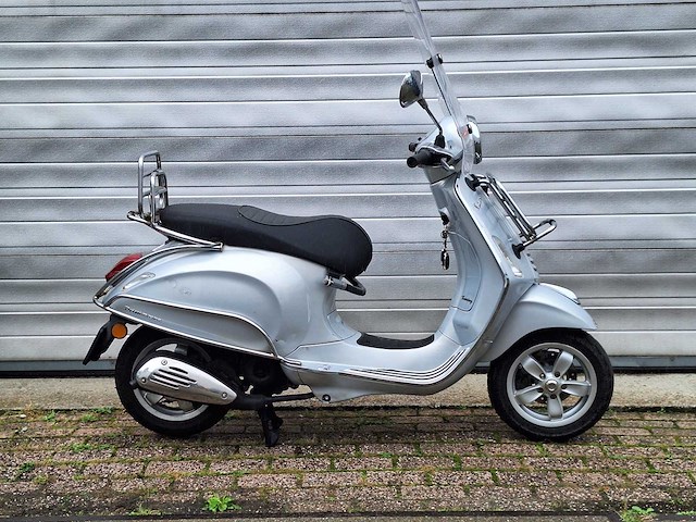 Vespa primavera 45km bromscooter 4-takt - afbeelding 4 van  7