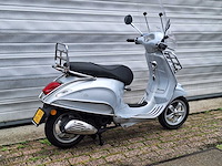 Vespa primavera 45km bromscooter 4-takt - afbeelding 6 van  7