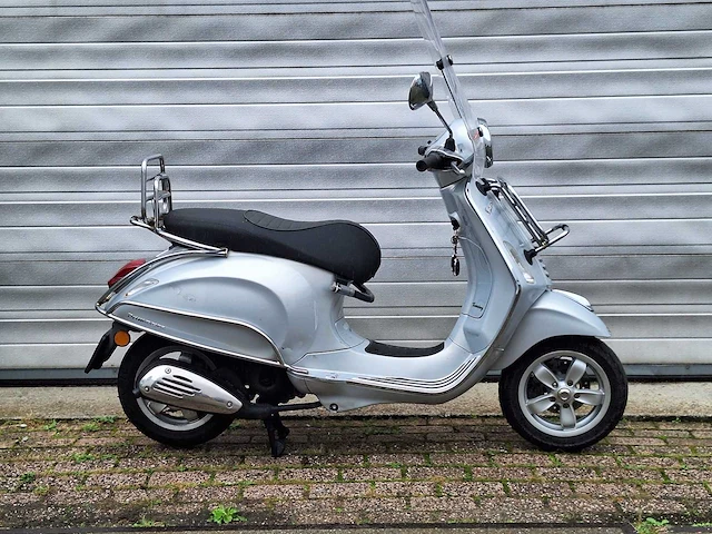 Vespa primavera 45km bromscooter 4-takt - afbeelding 4 van  7
