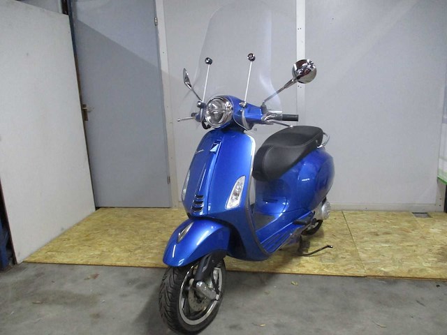 Vespa primavera 50 - bromscooter - e5 injectie - motorfiets - afbeelding 3 van  10