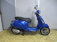 Vespa primavera 50 - bromscooter - e5 injectie - motorfiets - afbeelding 6 van  10