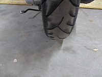 Vespa primavera 50 - bromscooter - e5 injectie - - afbeelding 11 van  11