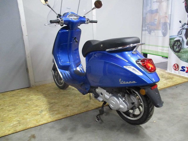 Vespa primavera 50 - bromscooter - e5 injectie - - afbeelding 2 van  11