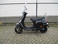 Vespa s - snorscooter - 2t - scooter - afbeelding 1 van  11