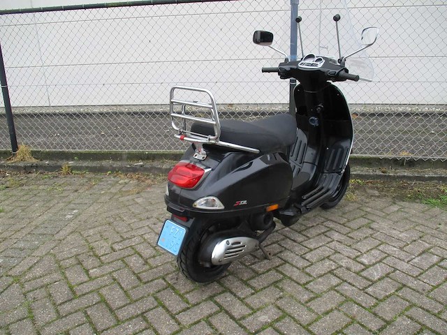 Vespa s - snorscooter - 2t - scooter - afbeelding 9 van  11