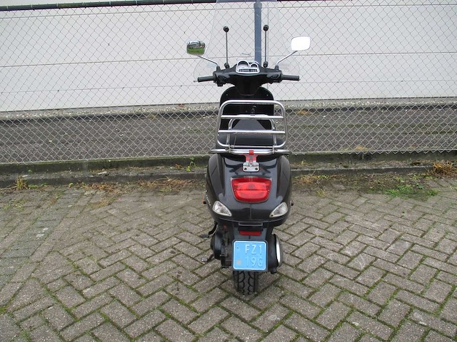 Vespa s - snorscooter - 2t - scooter - afbeelding 10 van  11