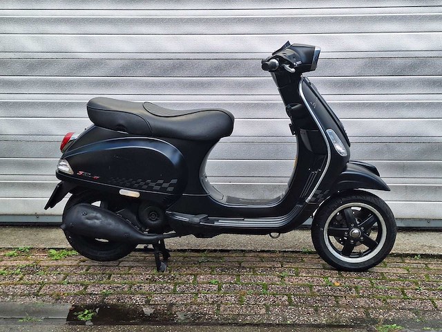 Vespa s 25km snorscooter 4-takt - afbeelding 4 van  7