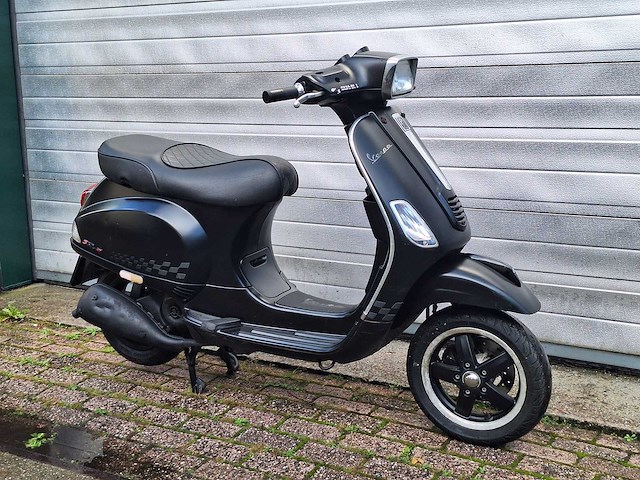 Vespa s 25km snorscooter 4-takt - afbeelding 5 van  7