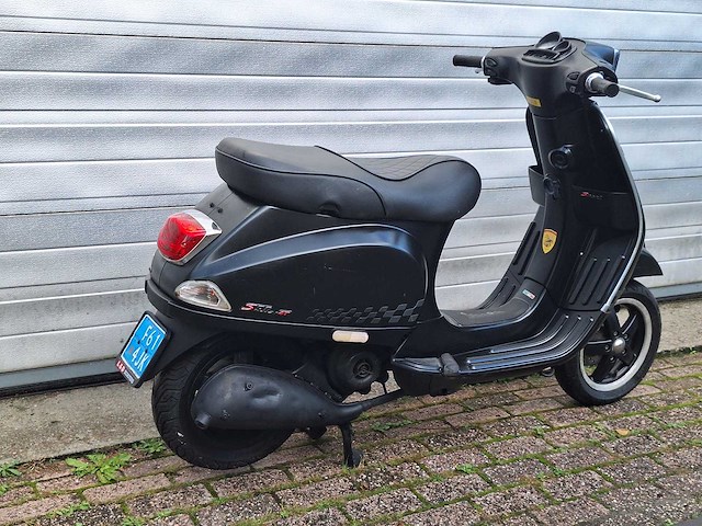 Vespa s 25km snorscooter 4-takt - afbeelding 6 van  7