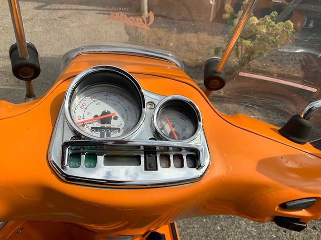 Vespa s scooter - afbeelding 7 van  13