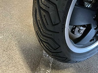 Vespa scooter gts 300 i.e. super scooter - afbeelding 1 van  12