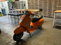 Vespa scooter gts 300 i.e. super scooter - afbeelding 8 van  12