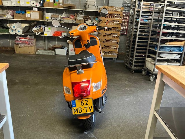 Vespa scooter gts 300 i.e. super scooter - afbeelding 10 van  12