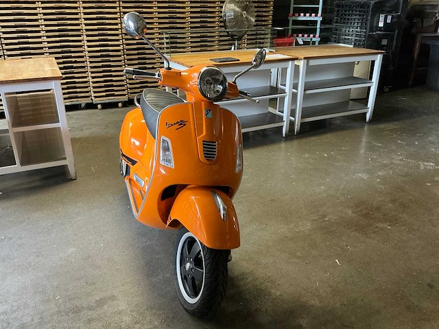 Vespa scooter gts 300 i.e. super scooter - afbeelding 5 van  12